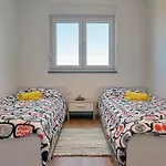 Dvori *