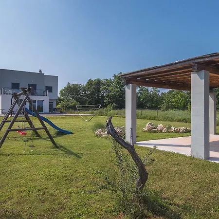 Dvori Ferienhaus Marčana