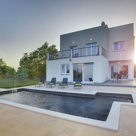 Vikendica Dvori Marcana